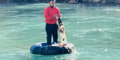 İki ülke sınırında balık avı