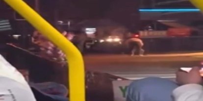 İki grup tekme tokat kavga etti, o anlar kameraya yansıdı