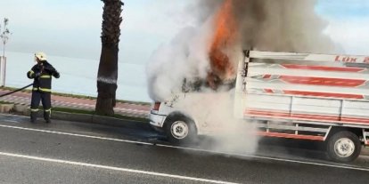 Ordu’da seyir halindeki kamyonet yandı