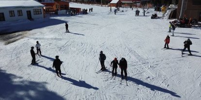 Kristal karın merkezi Sarıkamış’ta sezon coşkusu: Pistler cıvıl cıvıl