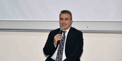 Vali Çiçek, Ardahan Üniversitesi’nde söyleşi programına katıldı