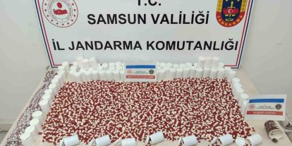 Apartman yöneticisi jandarma tarafından 7 bin uyuşturucu hapla yakalandı