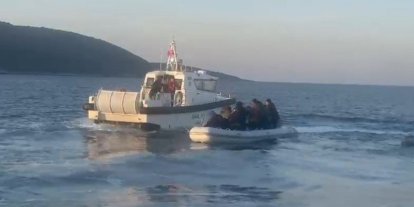 Aydın’da 12 düzensiz göçmen ve 1 göçmen kaçakçısı yakalandı