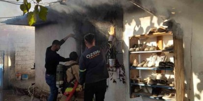 Erzin’de müstakil ev yandı