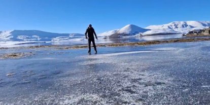 Taşlıçay Balık Gölü kısmen buz tuttu