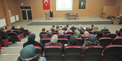 Hisarcık’ta "Sağlıklı Ailede Roller ve İlişkiler" başlıklı konferans