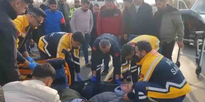 Gaziantep’te motosiklet otomobile çarptı: 2 yaralı