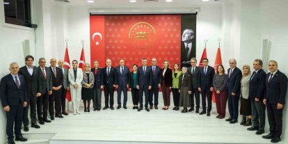 CHP Genel Başkanı Özel: "Cumhurbaşkanlığı Aday Ofisimizin temel gündemi, ekonomik ve sosyal krizdir"