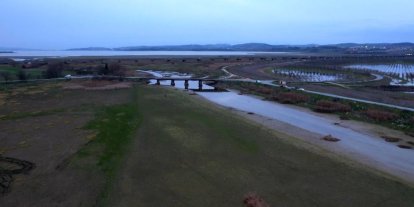 Büyükçekmece gölünde su azalıyor