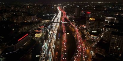 İstanbul’da yüzde 90’a ulaşan trafik havadan görüntülendi