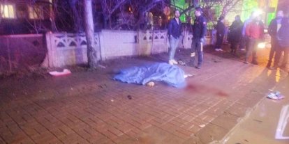 Süratli otomobilin çarptığı elektrikli bisiklet sürücüsü kadın hayatını kaybetti