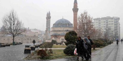 Sivas’ta kar yağışı etkili oldu, kartpostallık görüntüler oluştu