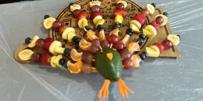 Tavşanlı’da minik ellerden sanat eseri meyve tabakları