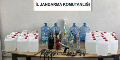 Milas’ta sahte içki ve silah ele geçirildi