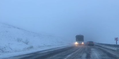 Ardahan’da kar yağışı ulaşımı aksattı