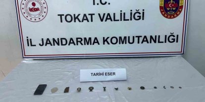Tokat’ta bir evde 13 parça tarihi eser ele geçirildi