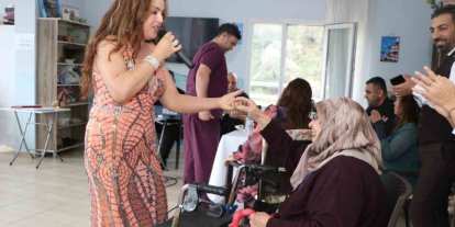 Söke Huzur Evi’nde erken yeni yıl kutlaması renkli geçti