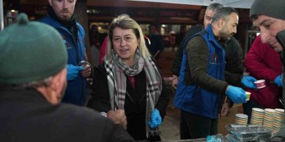 Kandilde dualar edildi ağızlar tatlandı