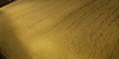 Elazığ’da araçların camları buz tuttu