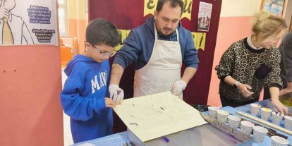 Muğlalı öğrenciler ebru sanatıyla tanıştı