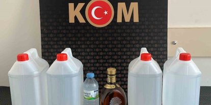 Yılbaşı öncesi kaçak alkol operasyonu: 20 litre etil alkol ele geçirildi