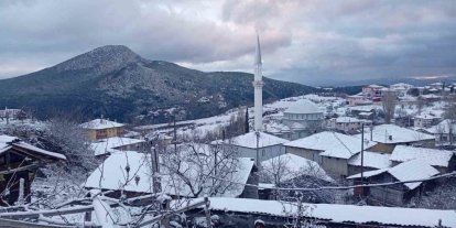 Osmaneli’nin yüksek kesimlerine mevsimin ilk karı yağdı