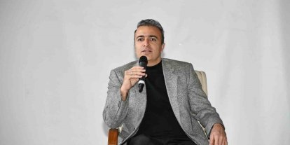 Ardahan Valisi Hayrettin Çiçek, "Kariyer Günleri" etkinliğinde öğrencilerle bir araya geldi