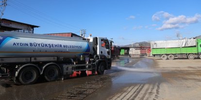 Büyükşehir ekipleri Acarlar Hali’ni temizledi