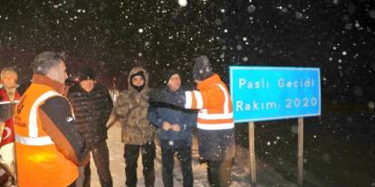 Vali Polat’tan Paslı Geçidi’nde Karla Mücadele Ekiplerine Ziyaret