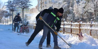 Büyükşehir’in kar timleri işbaşında