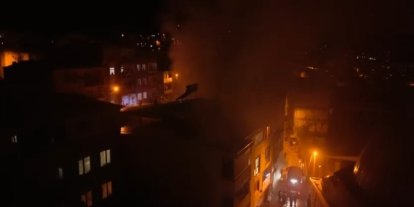 Bursa’da apartmanın deposunda çıkan yangın paniğe neden oldu: 1 kişi hastaneye kaldırıldı