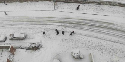 Sason’da kar yağışı nedeniyle eğitime ara verildi