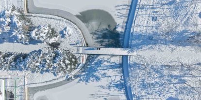 Muş’ta eksi 28 derece: Göletler dondu, çatılarda buz sarkıtları oluştu