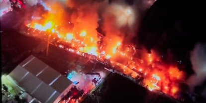 Esenyurt’taki fabrika yangını 4 saattir devam ediyor: Patlamalar peş peşe geldi