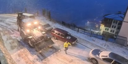 Kemaliye’de karla mücadele çalışmaları aralıksız sürüyor