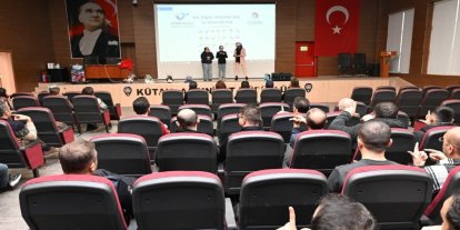 Kütahya İl Emniyet Müdürlüğü personeline işaret dili bilgilendirmesi