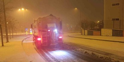 Kahramanmaraş’ta belediye ekiplerinin kar mesaisi