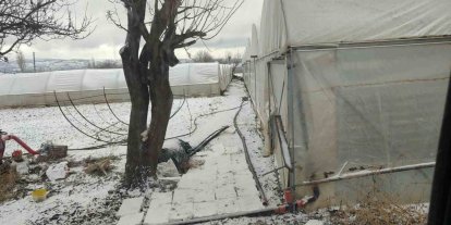 Kar yağışı sebebiyle seralar buz tuttu