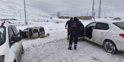 Iğdır-Doğubayazıt yolunda zincirleme kaza: 3 yaralı
