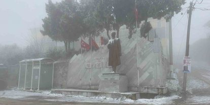 Sındırgı’nın yüksek kesimlerinde kar ve buzlanma etkisini artırdı