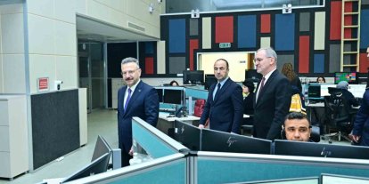 Vali Aksoy, 12 Acil Çağrı Merkezi personelinin yeni yılını kutladı