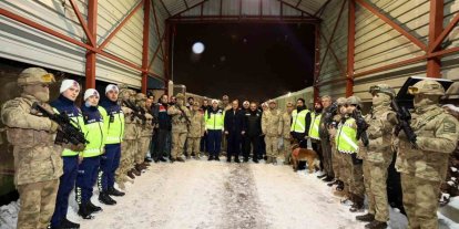 Vali Usta, görevi başındaki güvenlik güçleriyle bir araya geldi