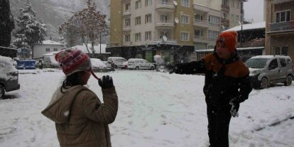 Amasya’da kar yağışı nedeniyle eğitime ara verildi