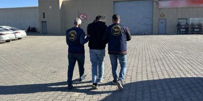 Gaziantep’te 6 ayrı suçtan 10 yıldır firari olan şahsı jandarma yakaladı