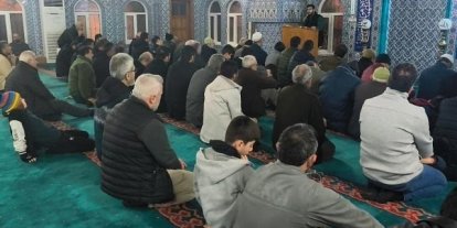 Anamur’da yeni yılın ilk sabahı camilerde karşılandı