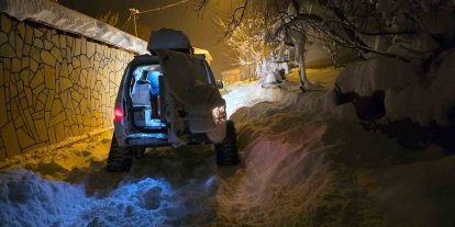 Yoğun kar yağışında UMKE ekipleri hastalara umut oluyor