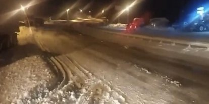 Kar ve tipi nedeniyle kapanan Kayseri-Malatya Karayolu trafiğe açıldı