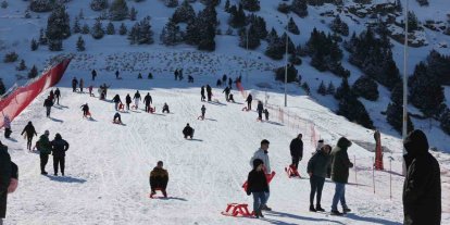 Ergan’da çocukların kızak keyfi