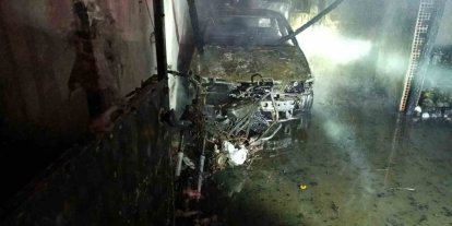 Çan’da çıkan yangında 1 otomobil ve 1 motosiklet yandı