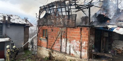 İnegöl’de korkutan yangın: tek katlı ev küle döndü